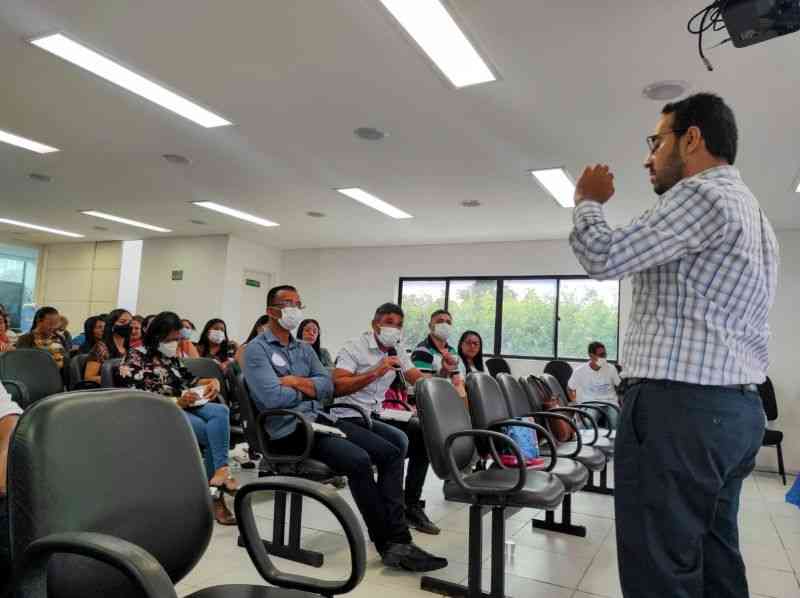 Professor Josafá realiza seminário em Murici