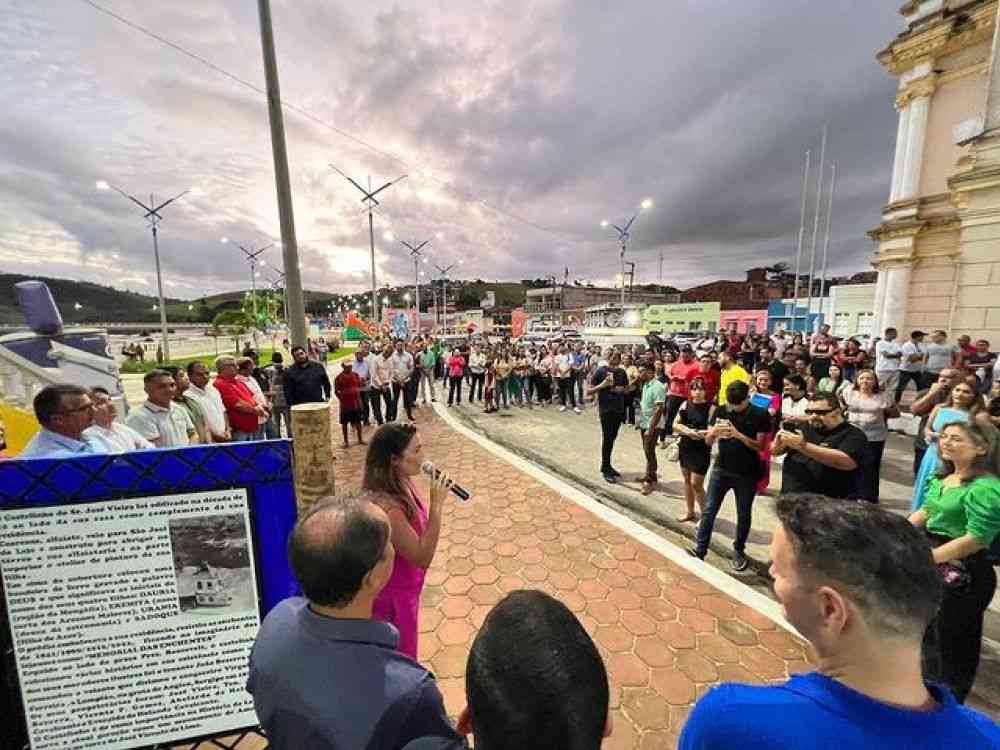 Prefeita de São José da Laje inaugura primeira etapa do projeto Tudo de Cor